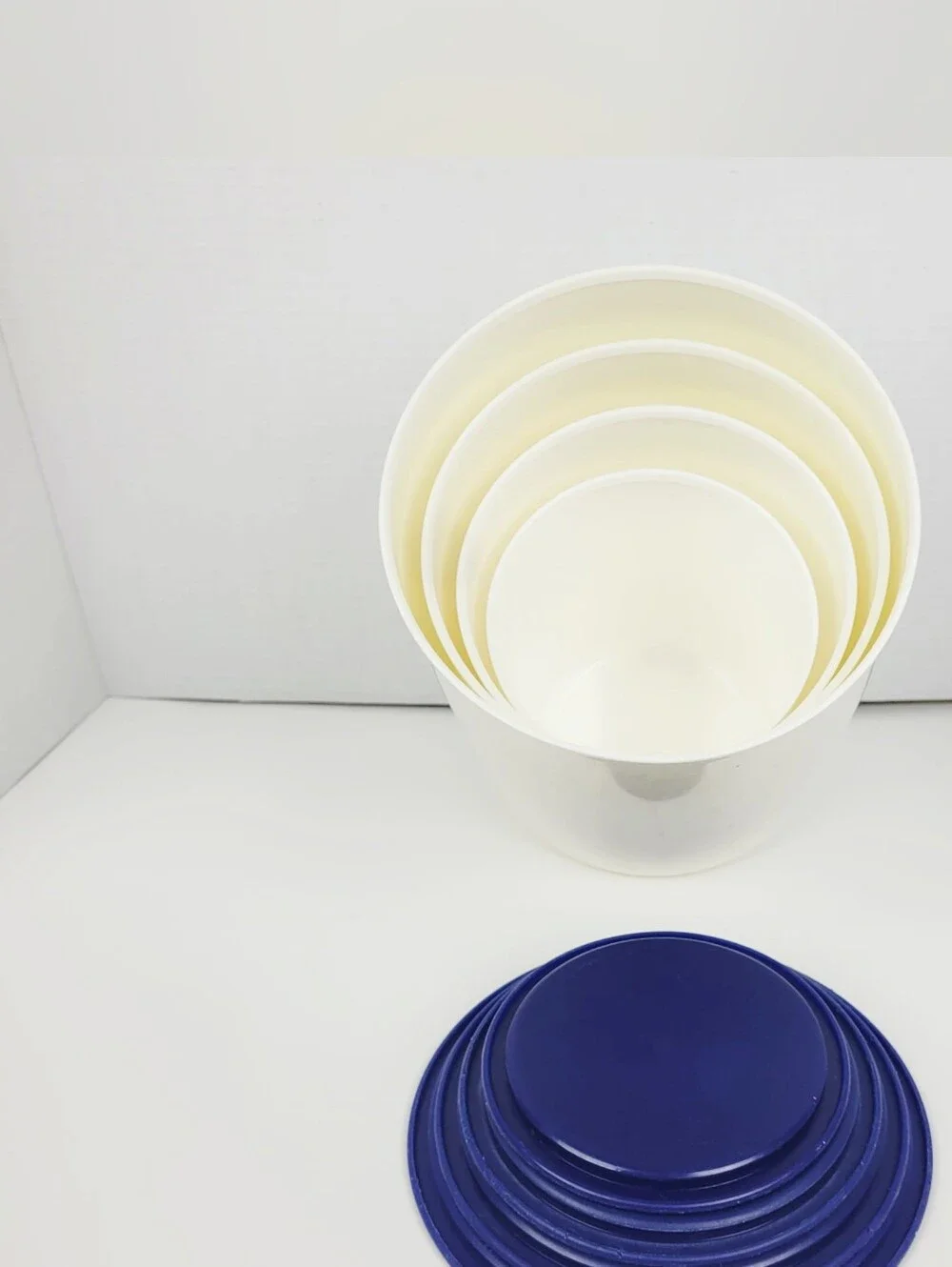 Vtg 90s~Tupperware One Touch Canisters~2416B~2418B~2420D~2422B~White w/Blue Lids